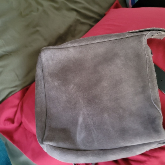 Size 10 moccasins with back zipper and matching Fringe bag. FREE SHIPPING - Picture 2 of 4